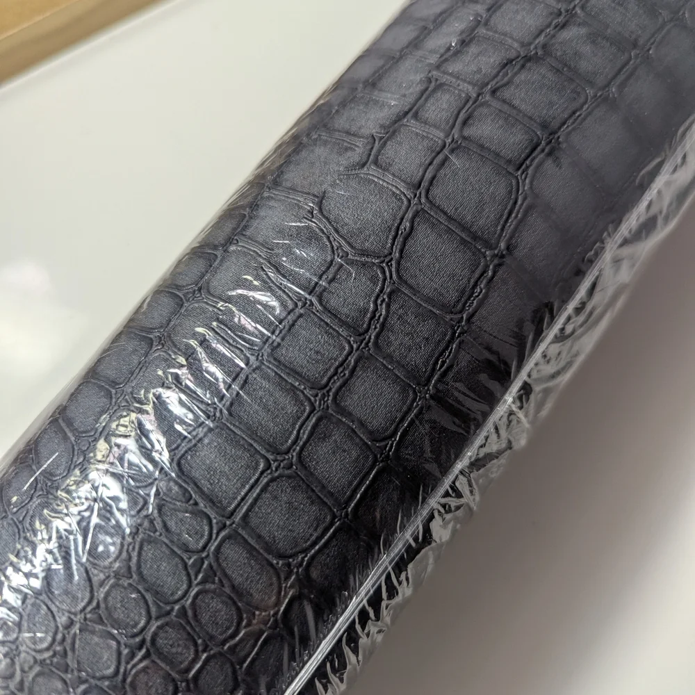 ⭐NWT Graham And Brown Superfresco Crocodile Black Wallpaper